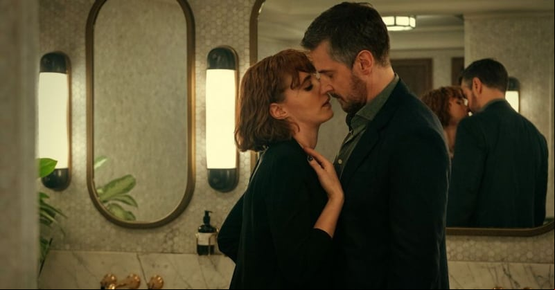 Escena de la serie Obsesión