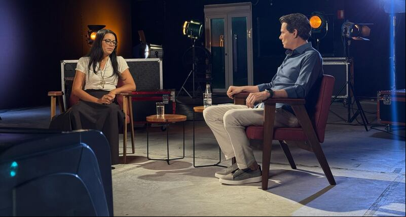 Celso Portiolli entrevista Maria Verônica Aparecida Santos, a "Grávida de Taubaté", para o Domingo Legal (SBT)